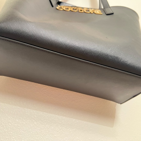 Versace purse - Picture 9 of 9